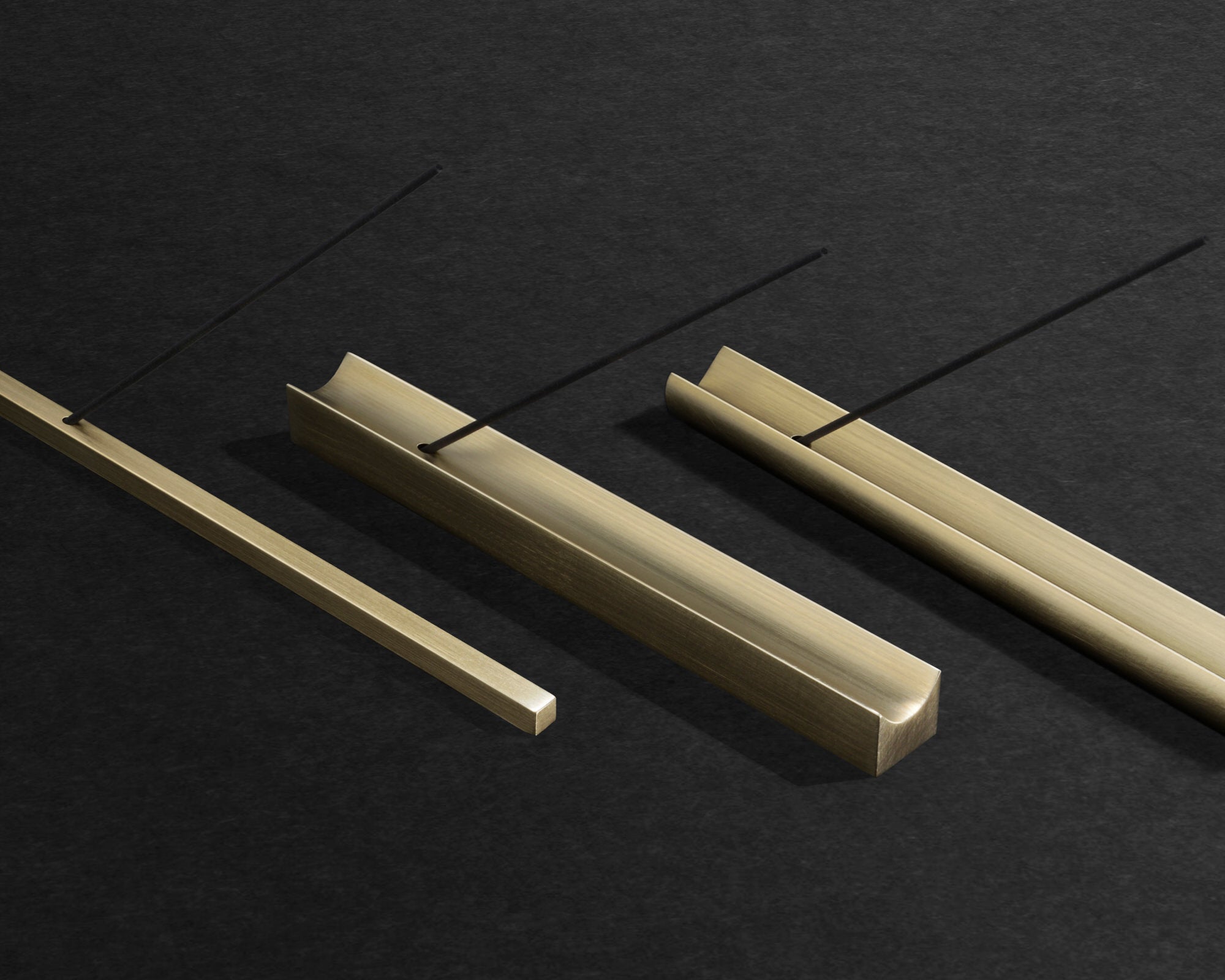 SKY TINGINCENSE SOLO + BURNER – CINNAMON PROJECTS