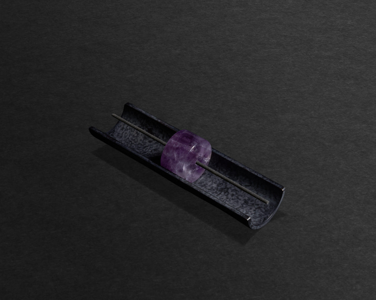 CIRCA • BLACK